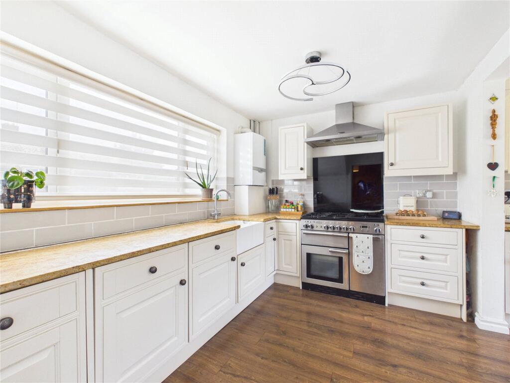 House in Bristol, Kingswood - More