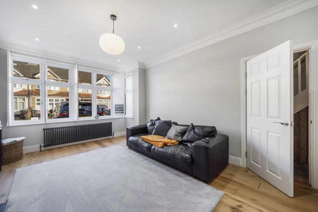 House in London, Waddon - View 4