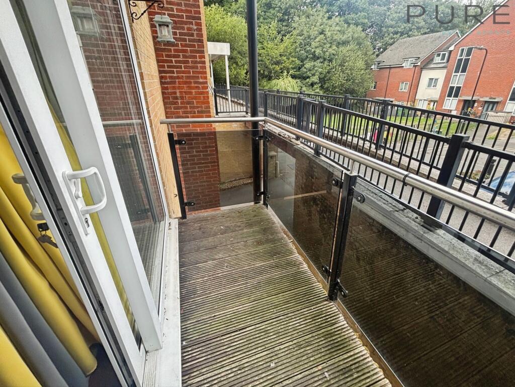 Apartment in Southampton, Hollybrook - View 5