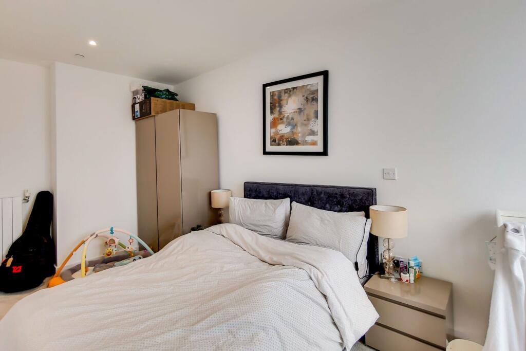 Apartment in London - More