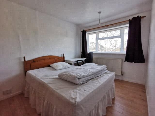 House in Vale of White Horse, Kennington - More