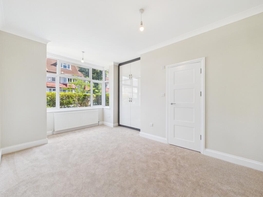 House in London - View 5