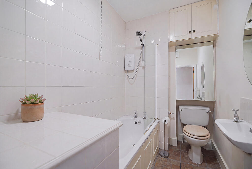 Apartment in London - View 5