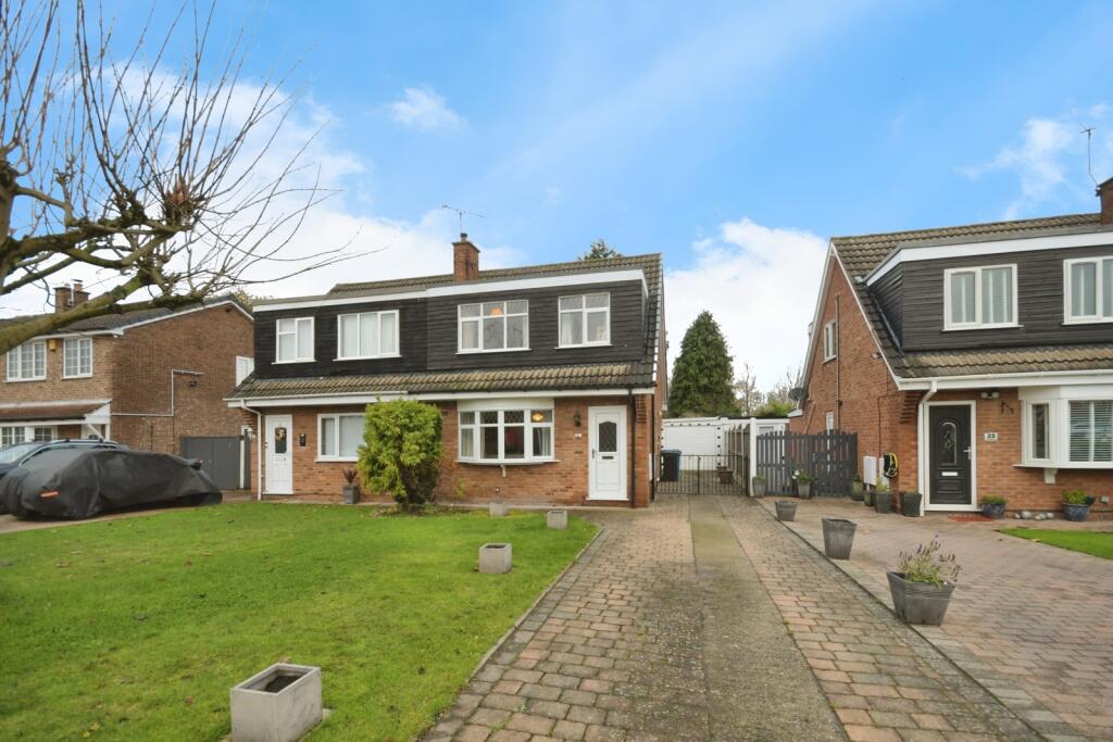 Main image of property: Long Meadow, Mansfield Woodhouse, Mansfield, Nottinghamshire, NG19