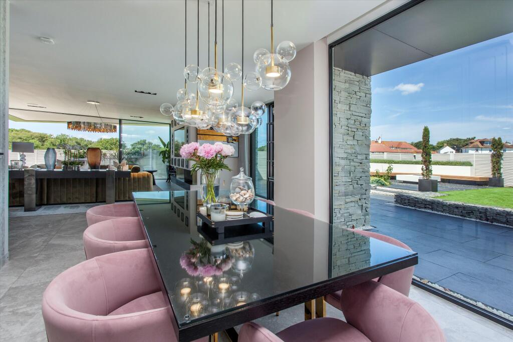 House in Bexhill-on-Sea, Cooden - View 4