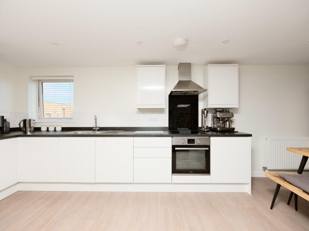 Apartment in Bristol - View 5