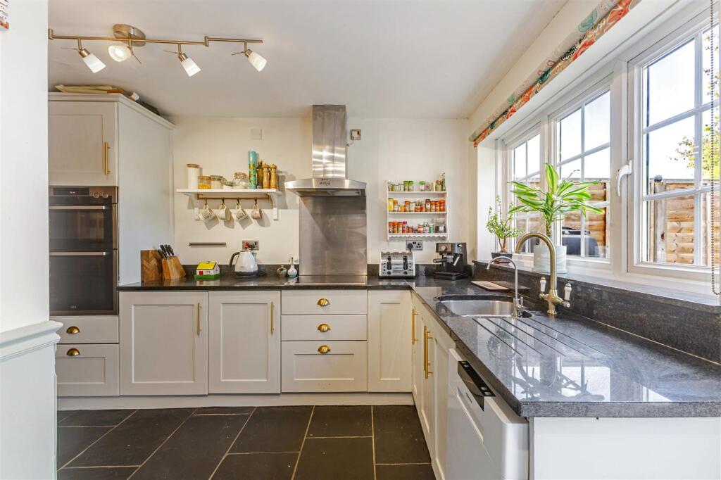 House in Southampton - View 3