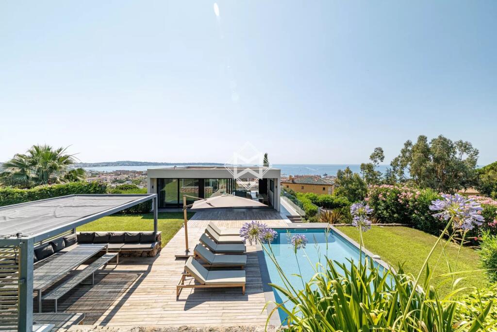 Main image of property: Provence-Alps-Cote d`Azur, Alpes-Maritimes, Golfe Juan