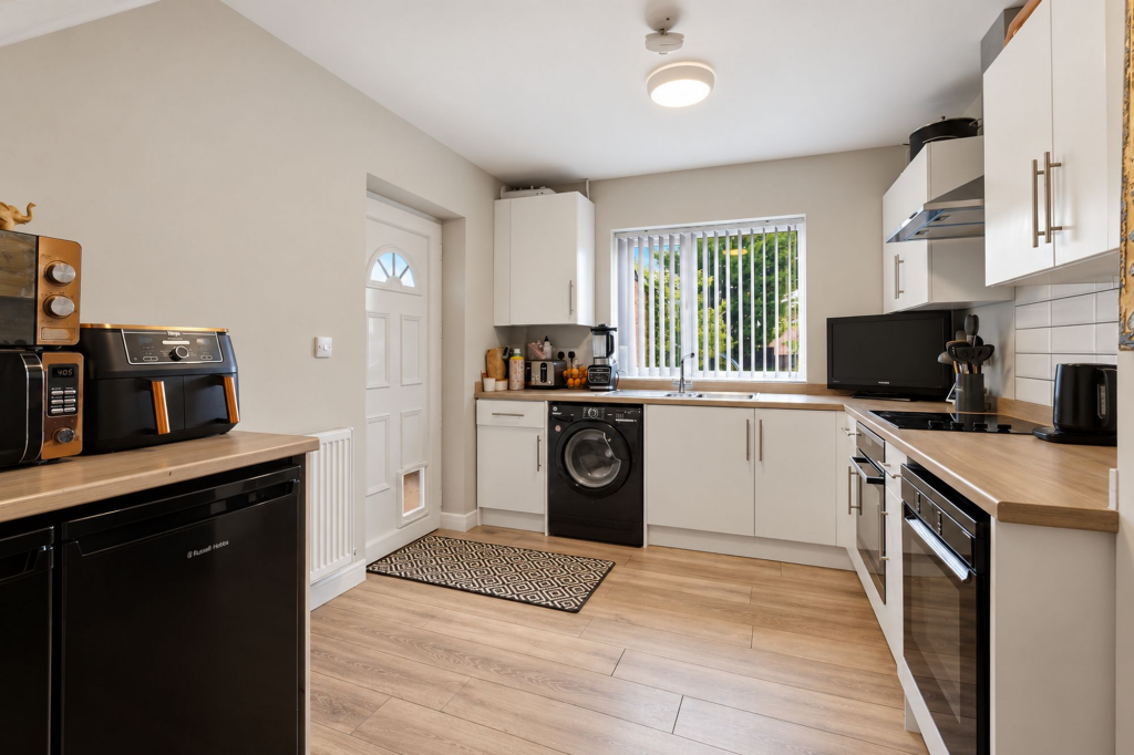 House in Worcester, Dines Green - View 3
