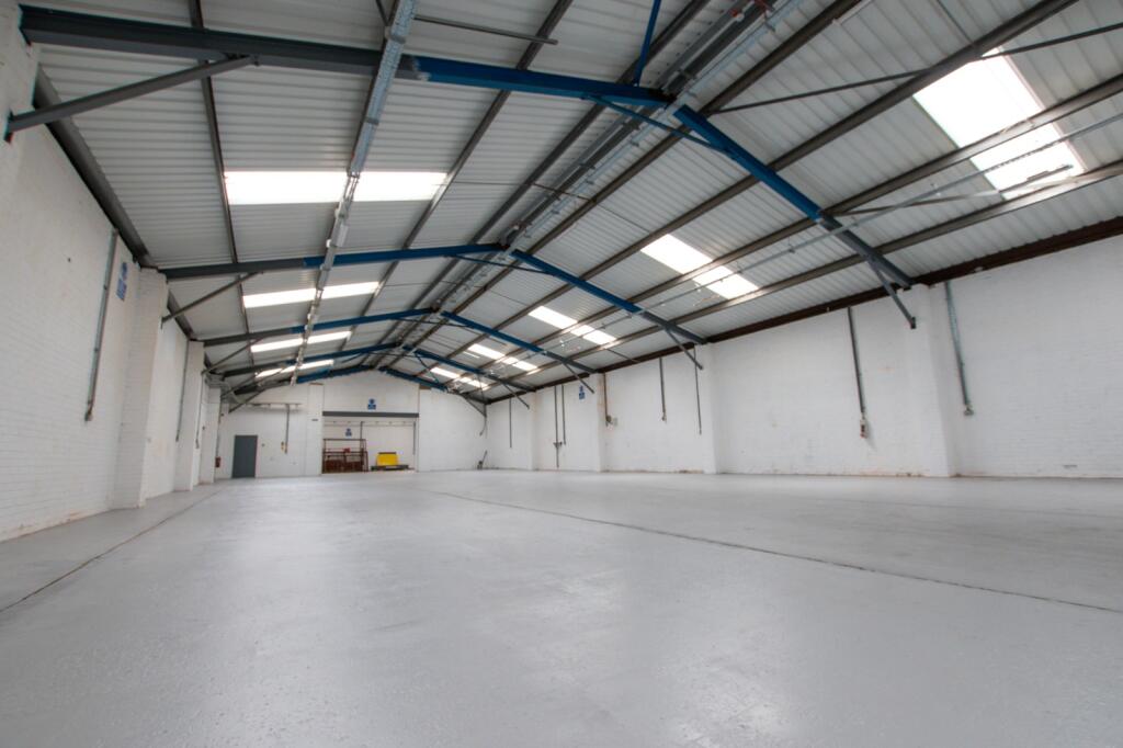 Flexible warehouse space from 300–4,500 sq ft
