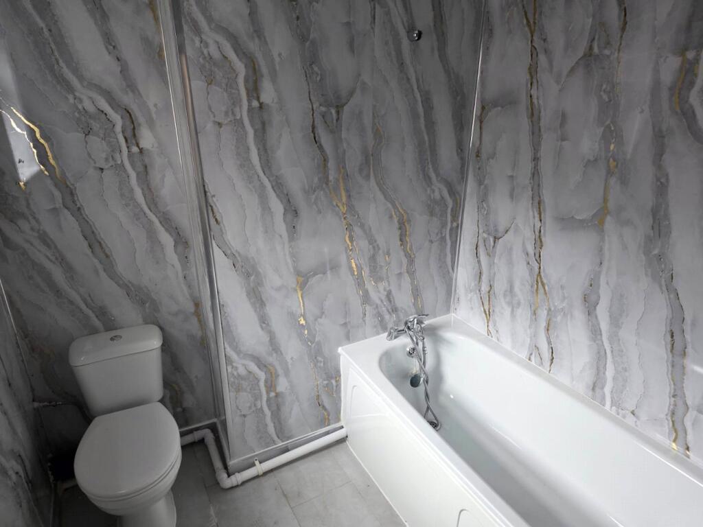 House in Stoke-on-Trent - More