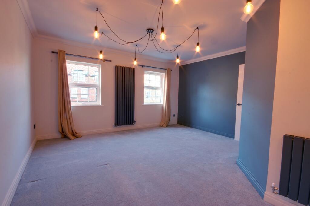 House in Hull - View 3