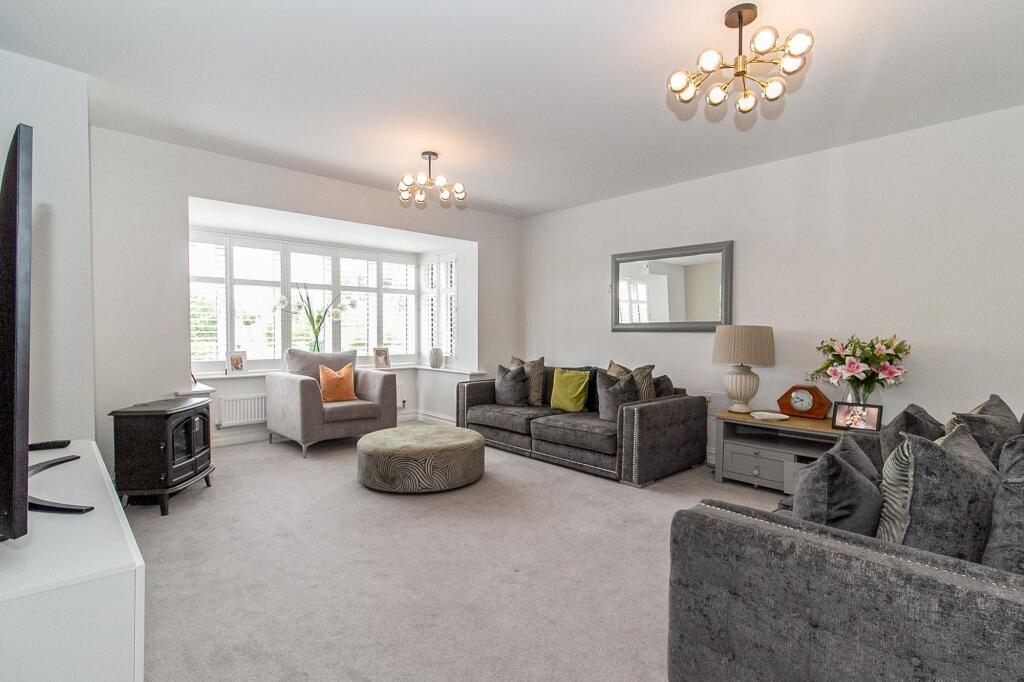 House in Hart, Edenbrook Village, Fleet - More