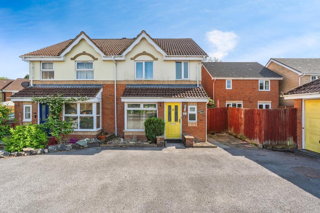 Main image of property: 9 Singleton Way, Hazel Farm, Totton, Southampton SO40 8XN