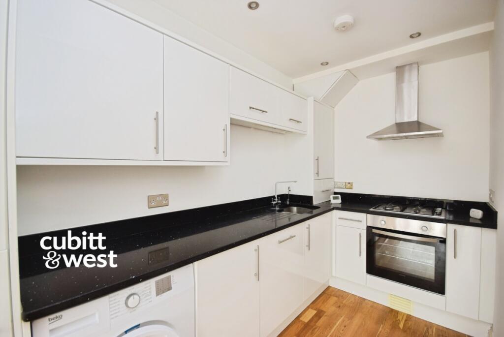 Main image of property: Haling Down Passage, South Croydon CR2