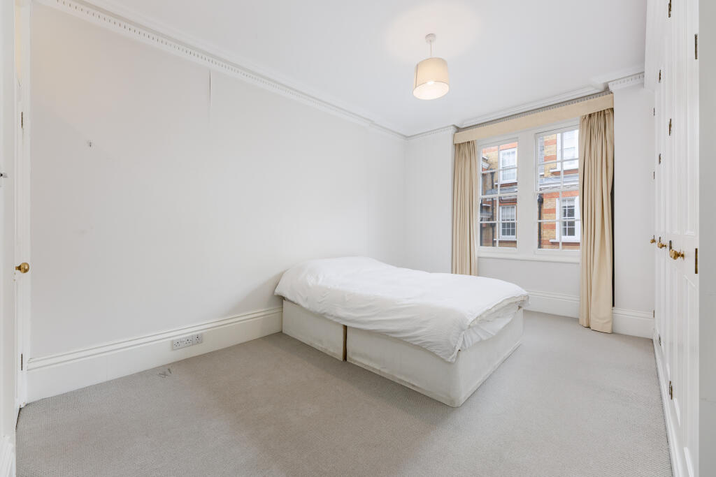 Apartment in London - View 5