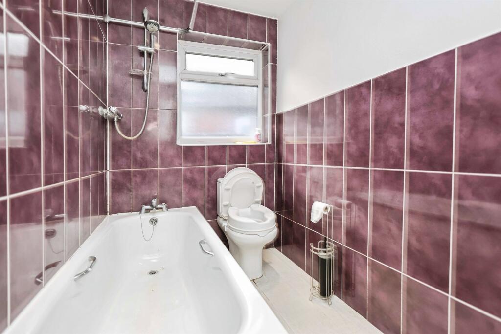 House in Sandwell, West Midlands - More