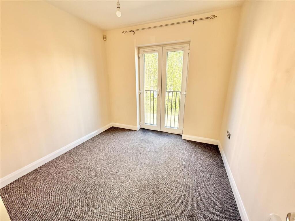 Apartment in Northampton, Far Cotton and Delapre - View 5