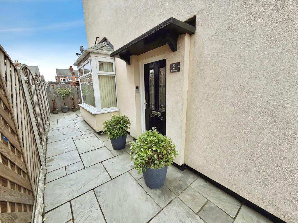 House in Goole, Old Goole - More