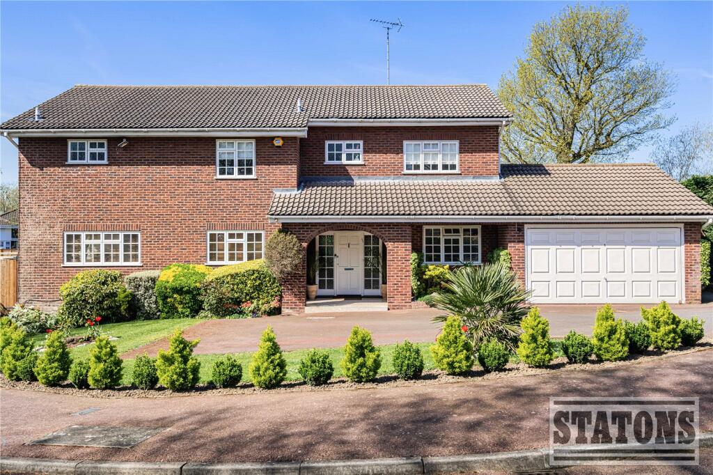 Main image of property: Coombehurst Close, Barnet, EN4