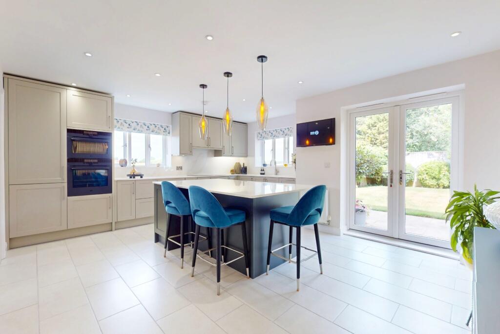 House in Telford, Waters Upton - View 5