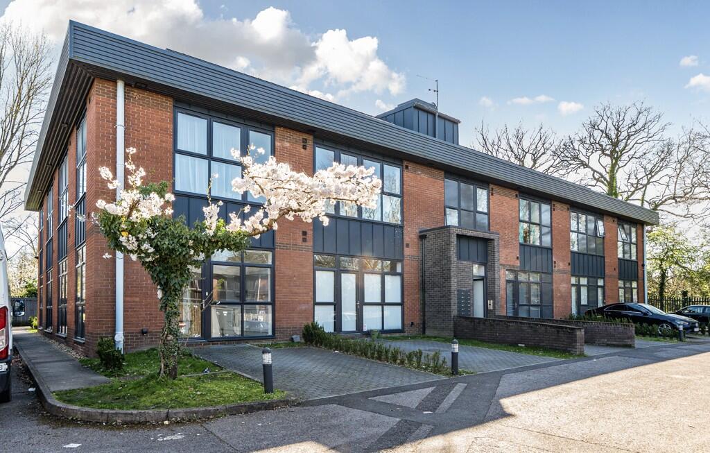 Main image of property: Parkview House, Oaklands Park, Wokingham, RG41 2BL