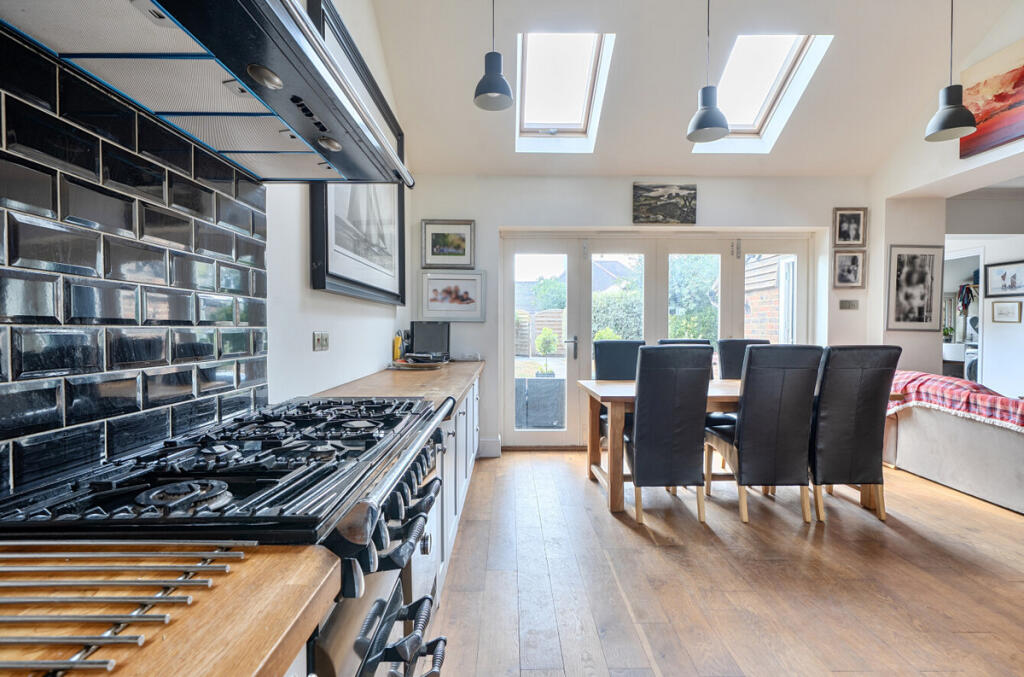 House in Guildford - View 4
