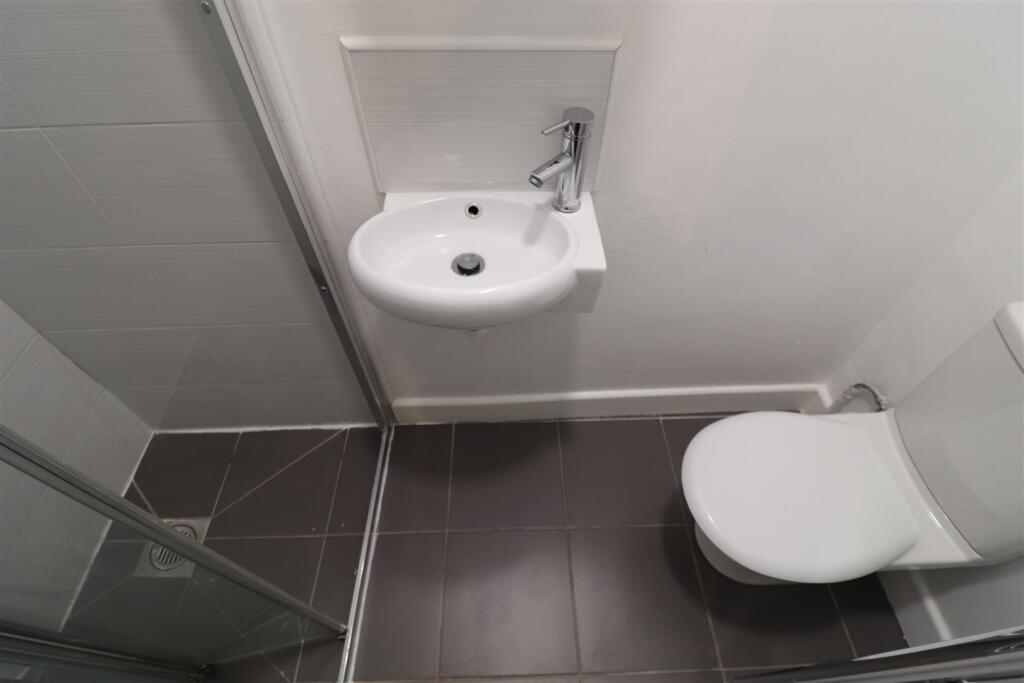 1 bedroom house share for rent