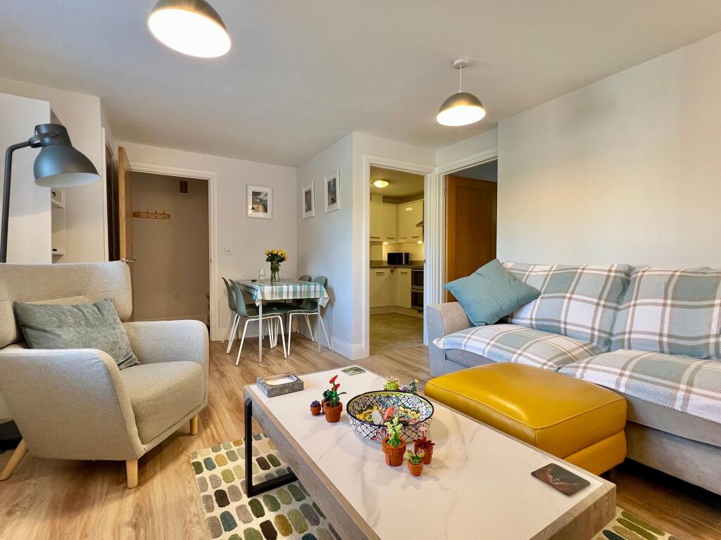 Apartment in Taunton, Frieze Hill - View 3
