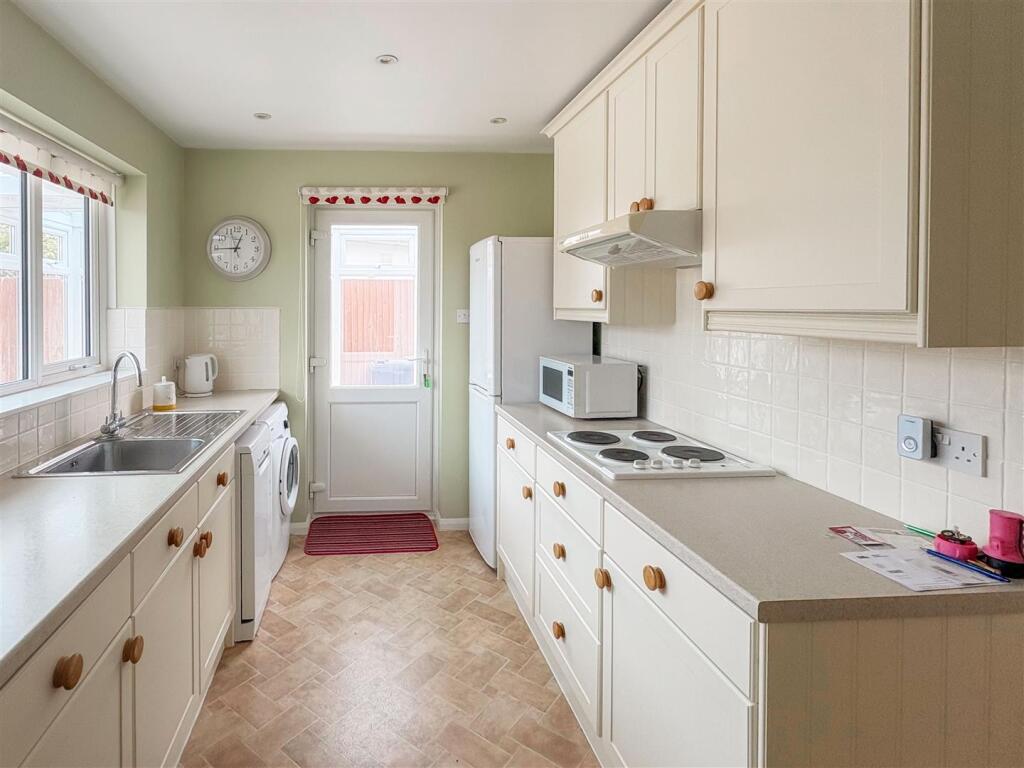 House in Arun, Rustington - More