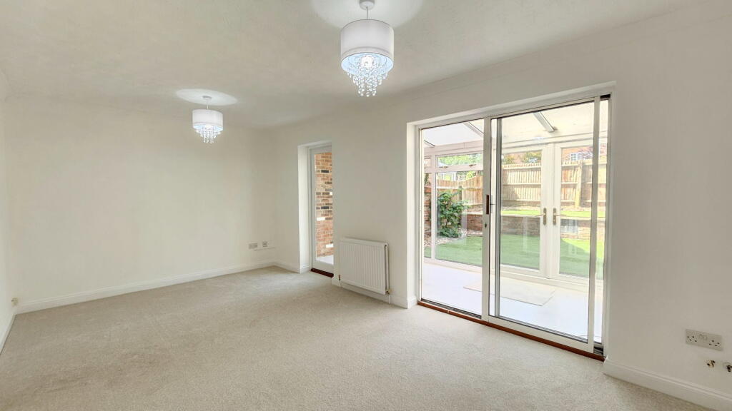 Nideggen Close, Thatcham RG19 4HS - View 3