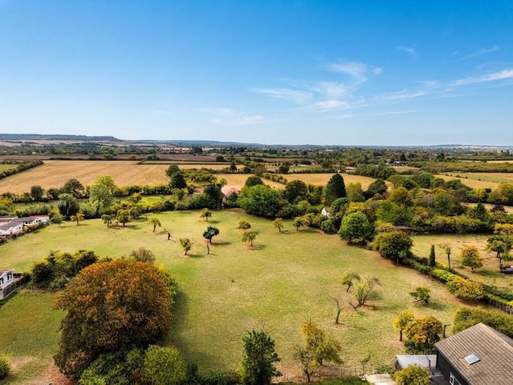 House in Dunstable, Lower End - View 4
