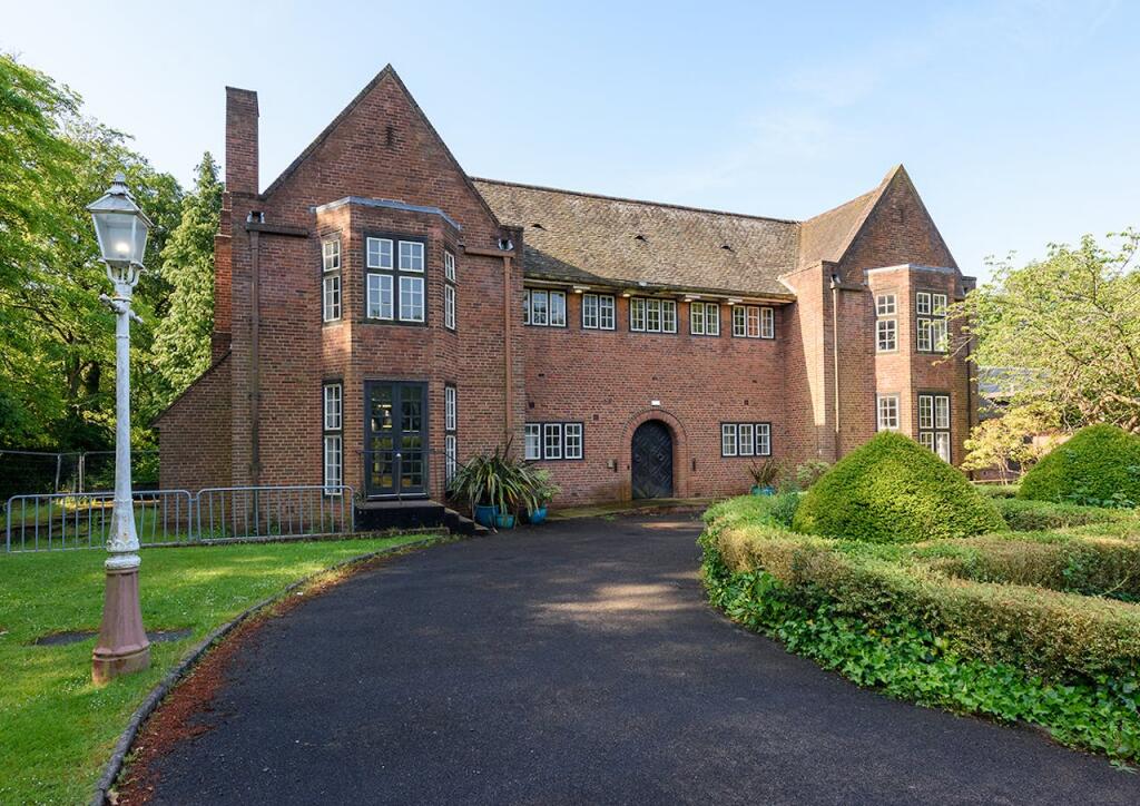 Main image of property: Ravensbury House, Westbourne Road, Edgbaston, Birmingham, B15 3TN