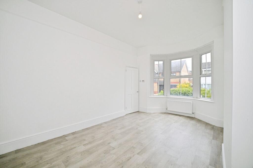 House in East Hertfordshire, Ware - View 4
