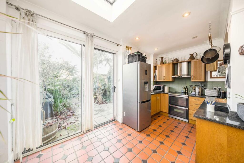 House in London - View 5