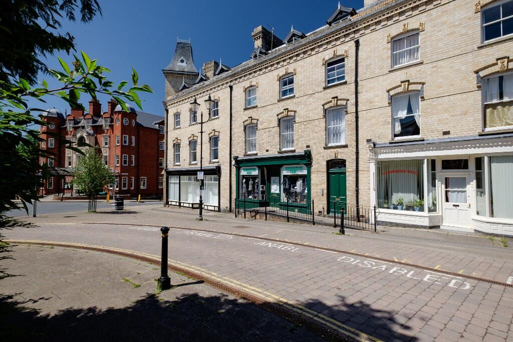 1-bed flat on High Street, Llandrindod Wells, Powys, Mid Wales, LD1, £72,500