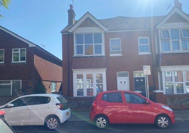 Main image of property: Flat 1, 32 Wordsworth Road, Worthing, West Sussex, BN11 3NJ