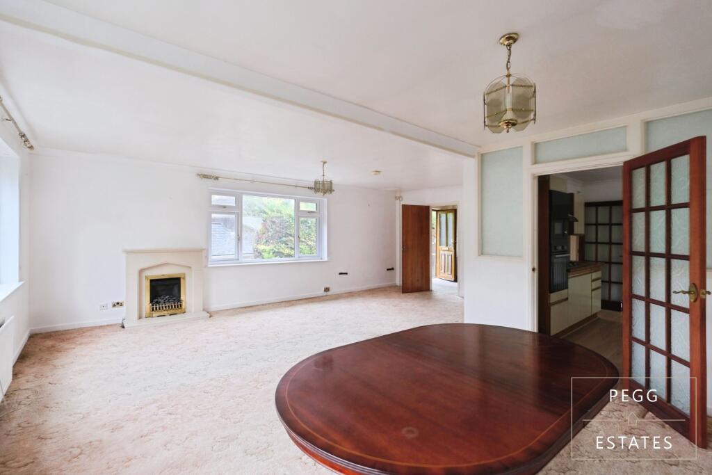 House in Torquay, Torbay - View 3