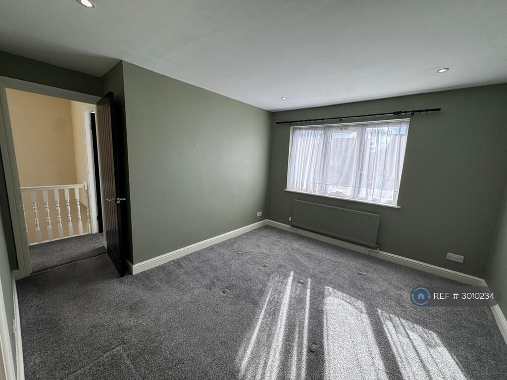 Elmfield Road, Doncaster, DN11 photo 4