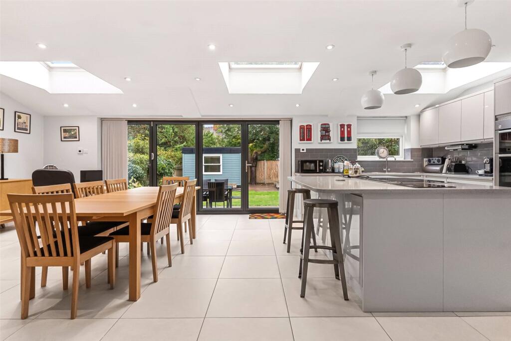 House in London - View 4