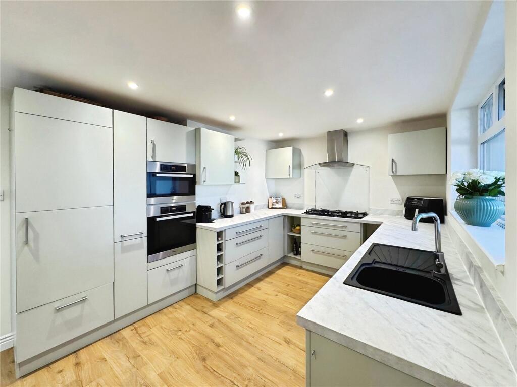 Main image of property: The Mount, Bestwood Village, Nottingham, Nottinghamshire, NG6