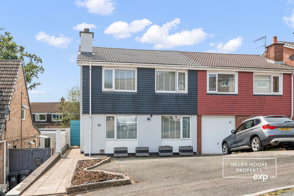 Main image of property: Cleeve Drive, Ivybridge, Devon