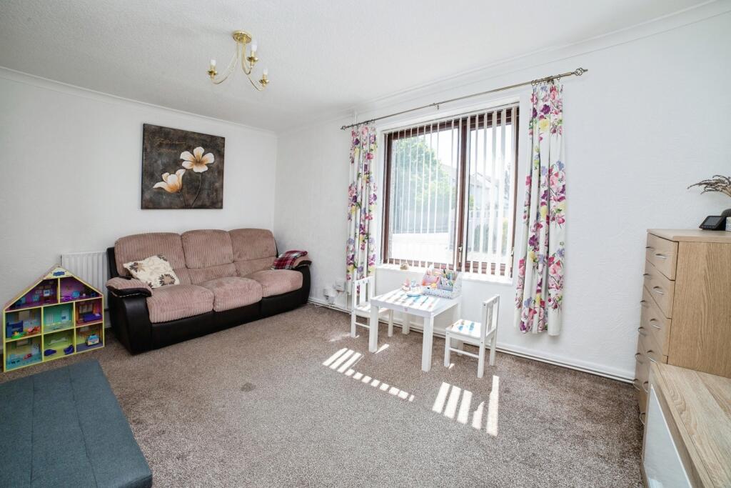House in Ashfield, Sutton in Ashfield, Nottinghamshire - View 5