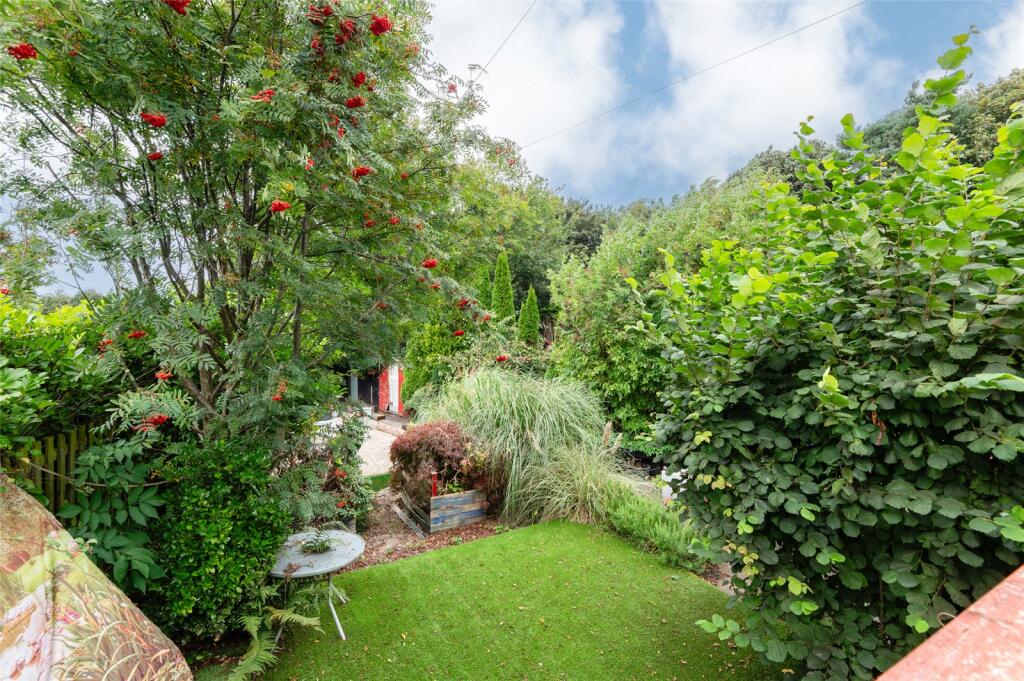 House in Kirkcaldy - More