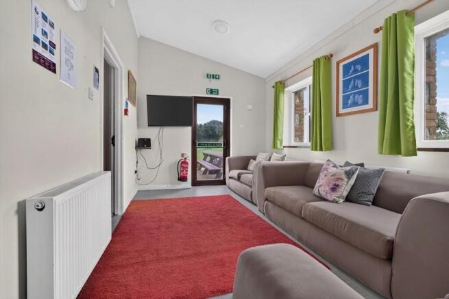 Skomer Lounge