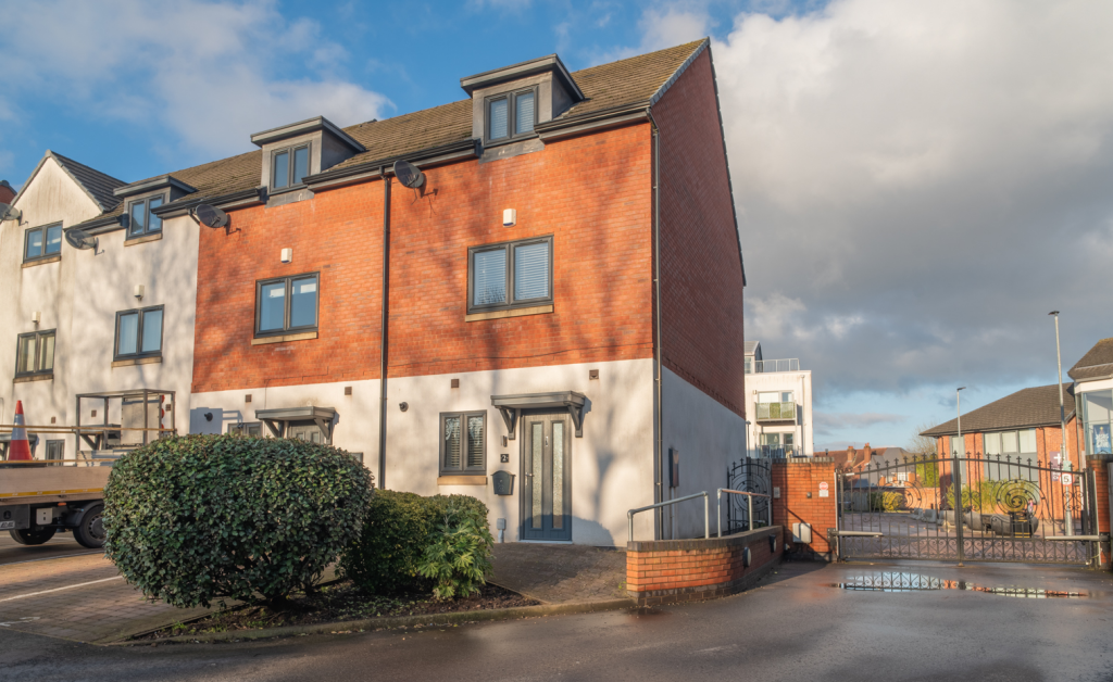 Trinity Way, Shirley, Solihull, B90 3FF