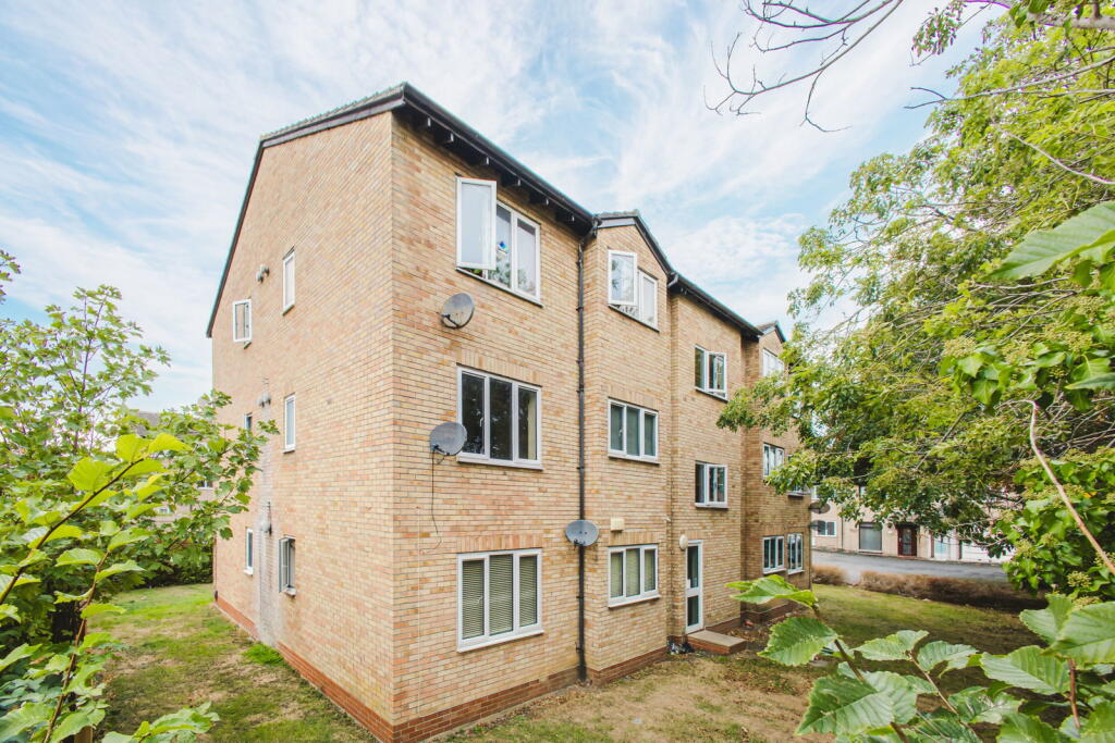 Apartment in Swindon - More