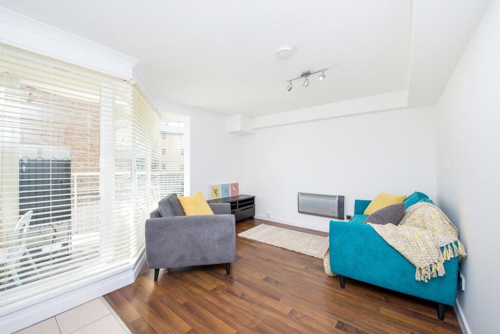 Main image of property: Hermitage Wall, Tower Hamlets, E1W