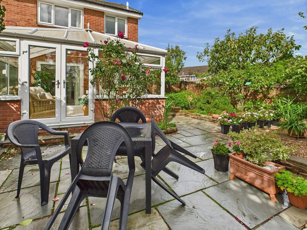 House in Chesterfield, Derbyshire - View 4