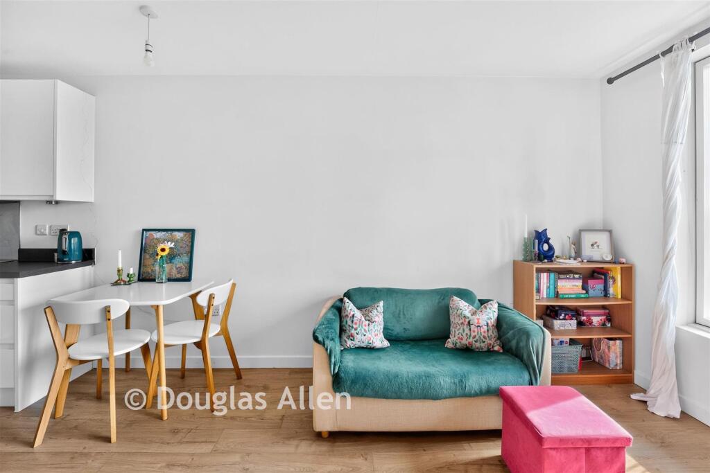 Apartment in London - More